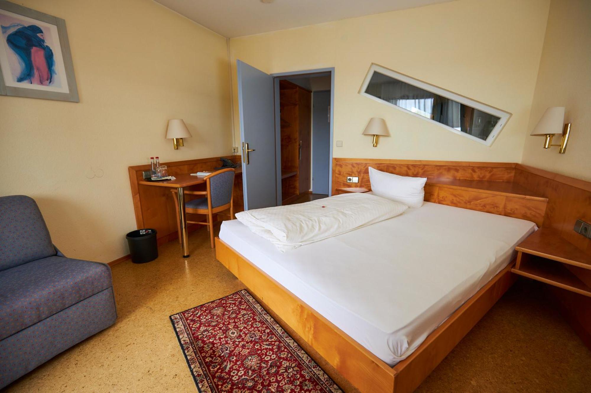 Flair Hotel Landgasthof Roger Löwenstein Esterno foto