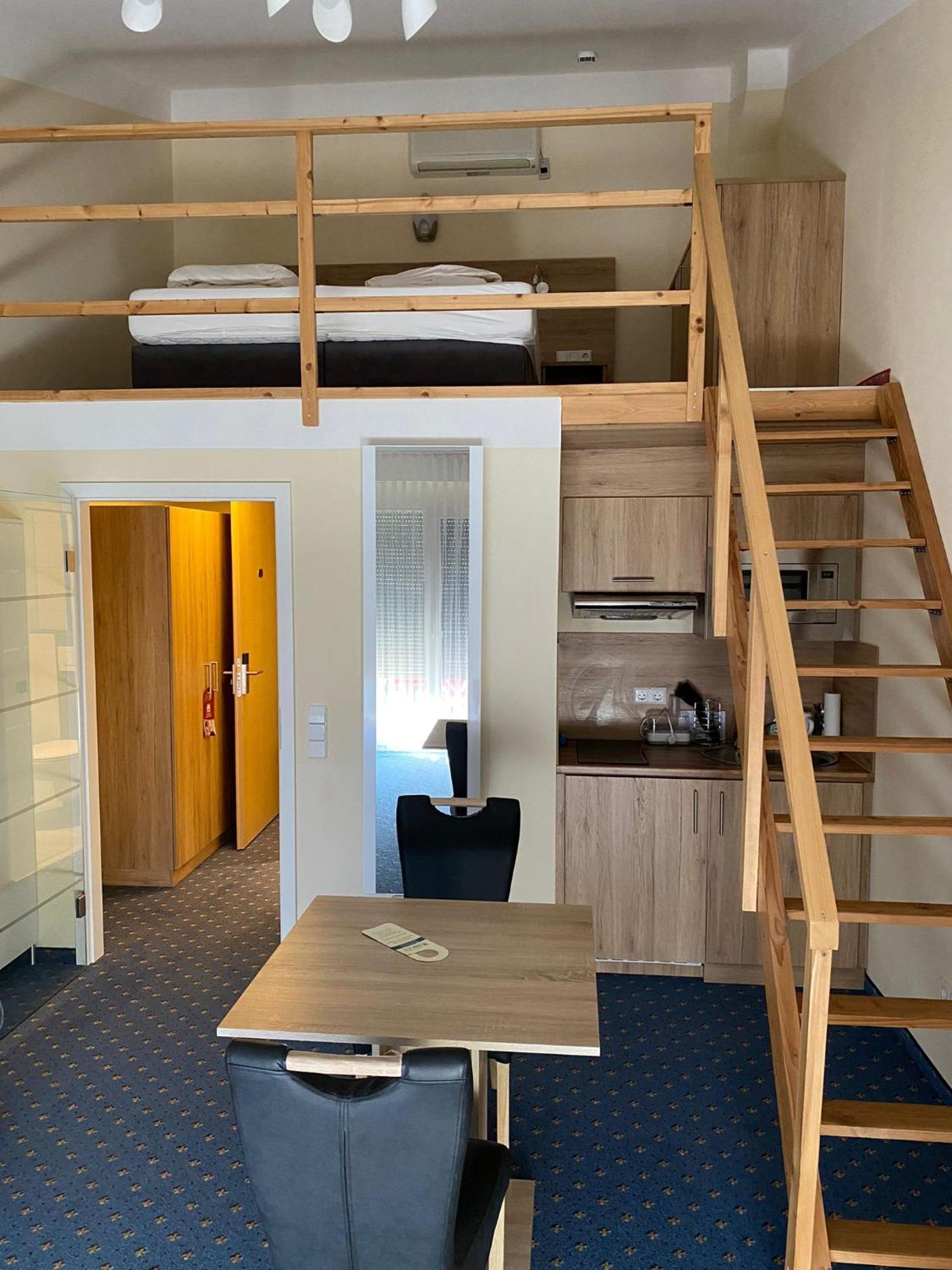 Flair Hotel Landgasthof Roger Löwenstein Esterno foto