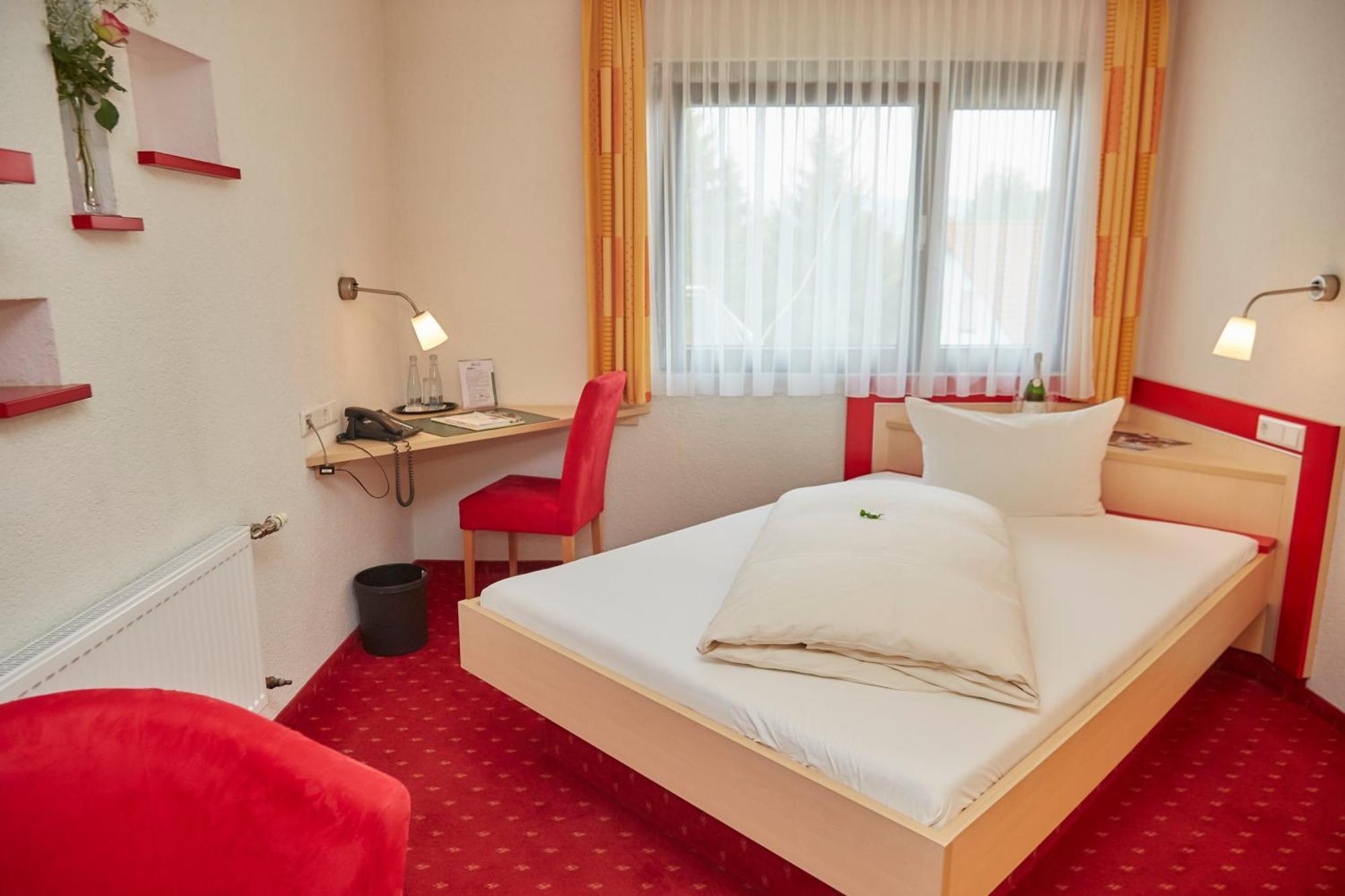 Flair Hotel Landgasthof Roger Löwenstein Esterno foto